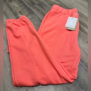NWT On Running Club Pants in Coral, Large 👟💪
